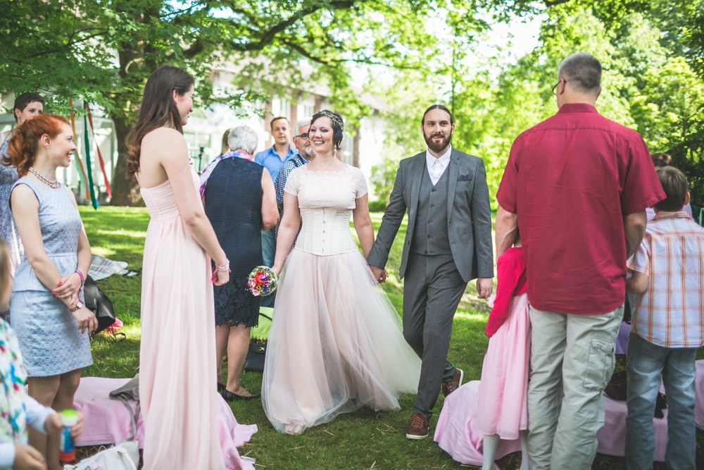 hochzeit-christine-timo-raab-hippie-festival-077