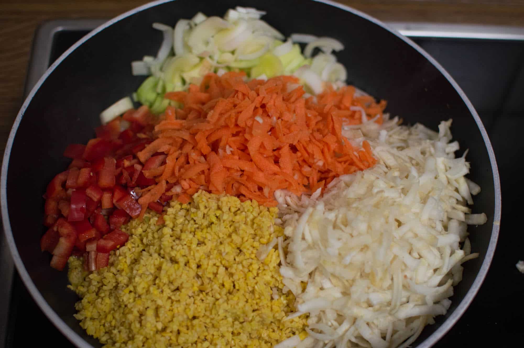 Pfanne Lauch Paprika Karotten 