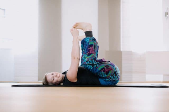 Yoga in Aschaffenburg mit Christine Raab - Happy Baby Pose